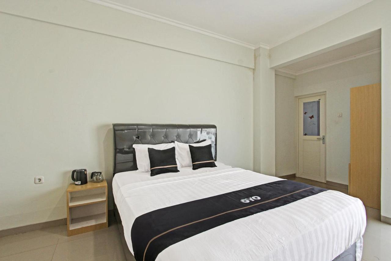 Capital O 91377 Mk Prime Syariah Hotel Семаранг Екстериор снимка