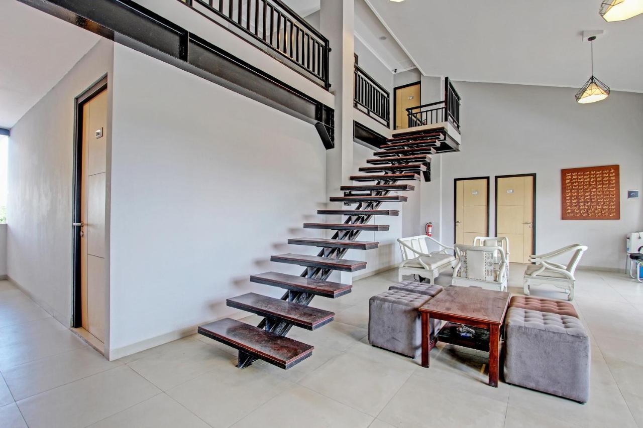 Capital O 91377 Mk Prime Syariah Hotel Семаранг Екстериор снимка