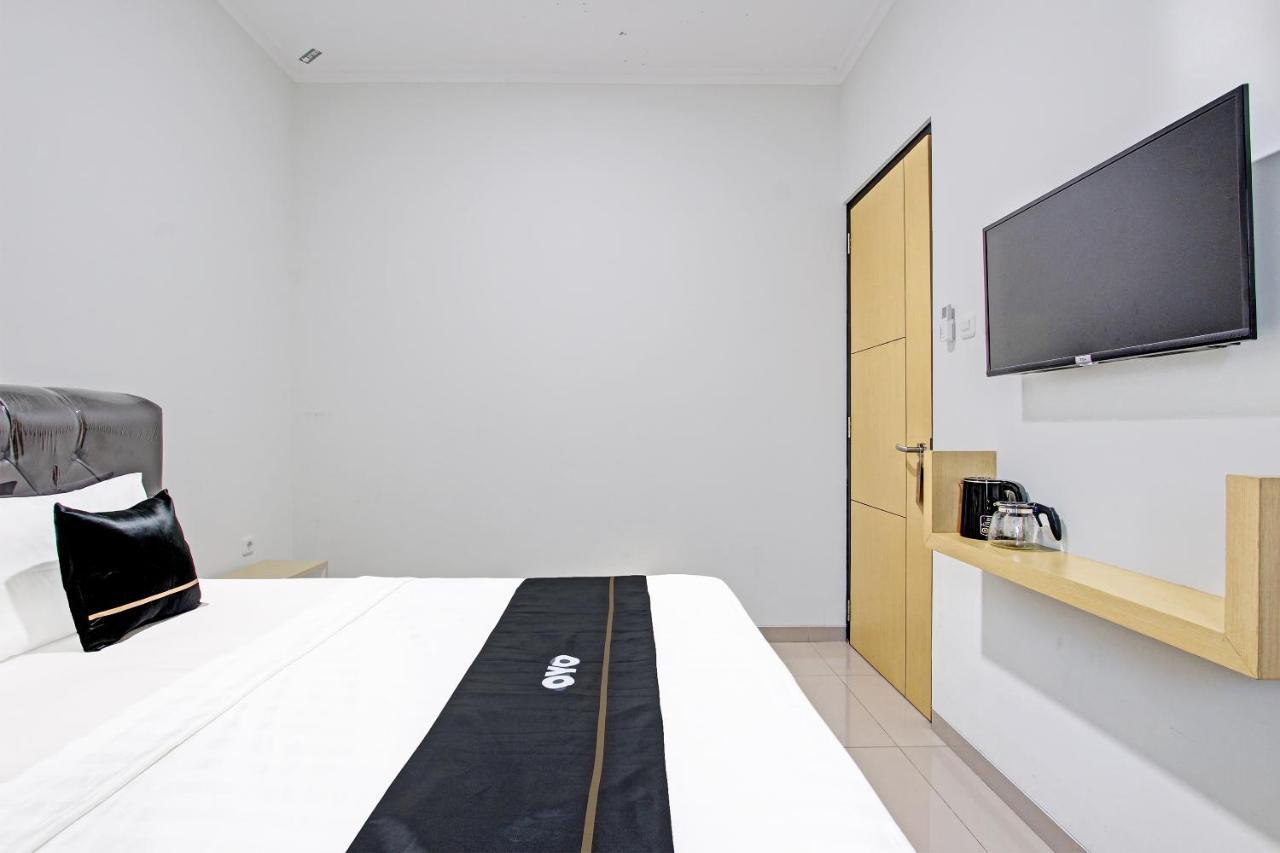 Capital O 91377 Mk Prime Syariah Hotel Семаранг Екстериор снимка