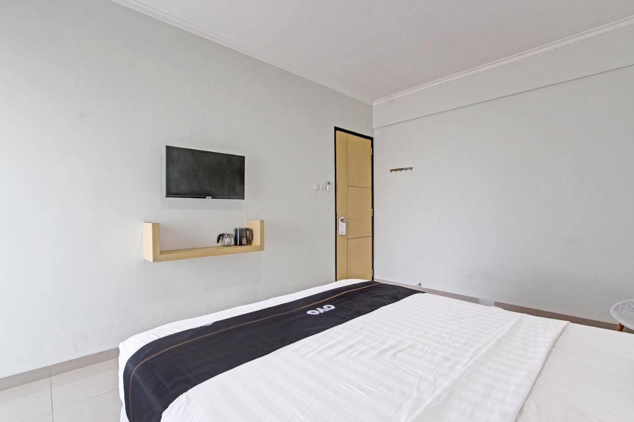 Capital O 91377 Mk Prime Syariah Hotel Семаранг Екстериор снимка