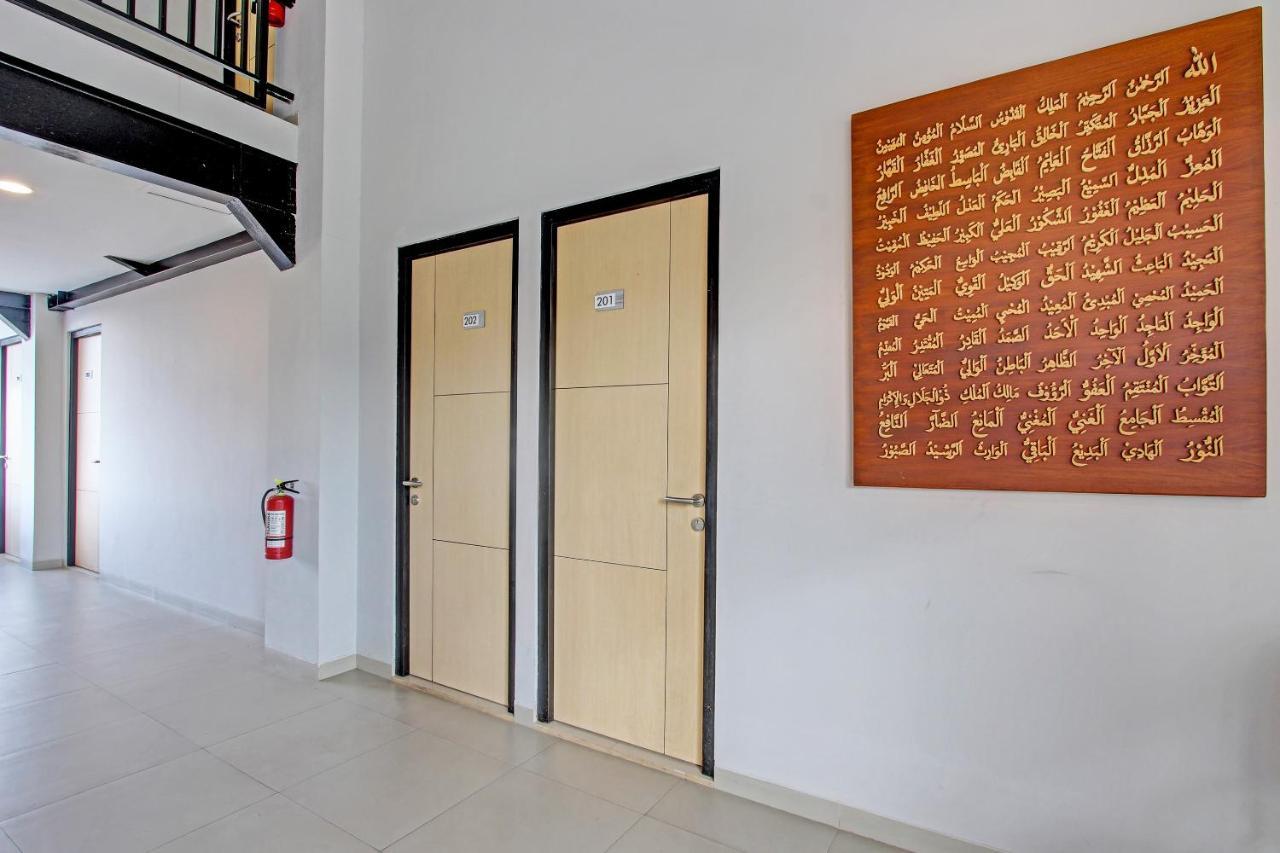 Capital O 91377 Mk Prime Syariah Hotel Семаранг Екстериор снимка