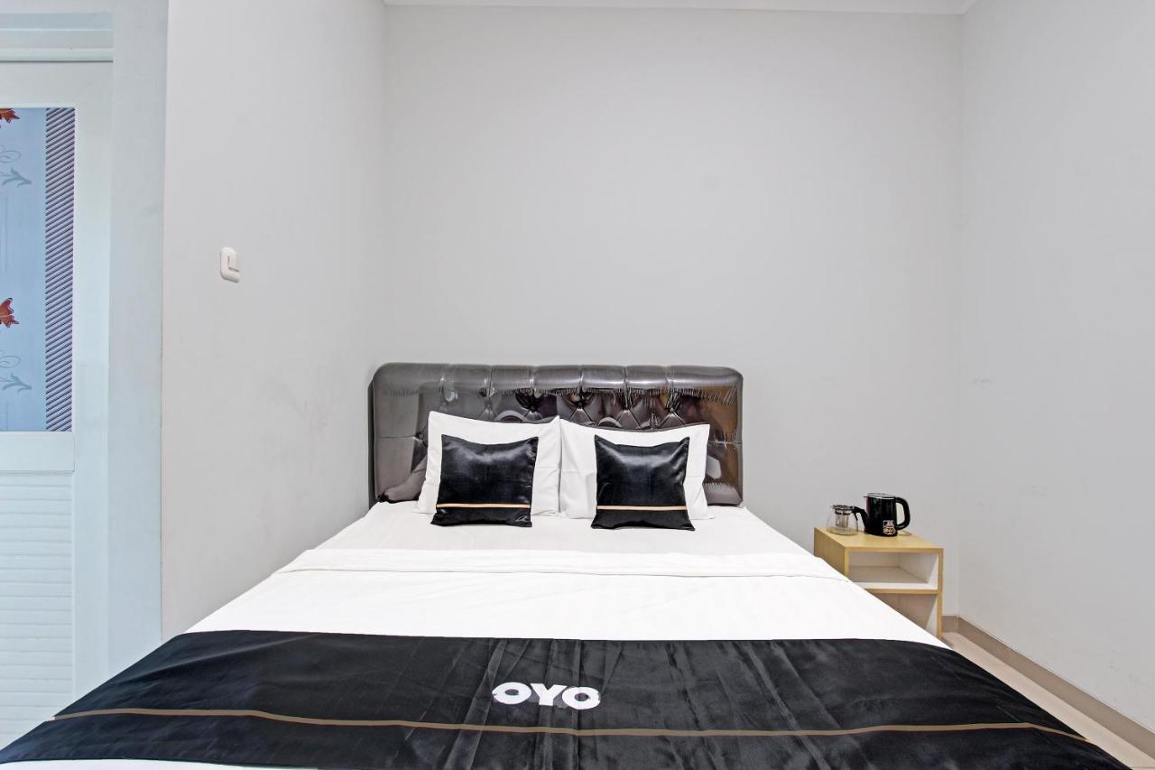 Capital O 91377 Mk Prime Syariah Hotel Семаранг Екстериор снимка