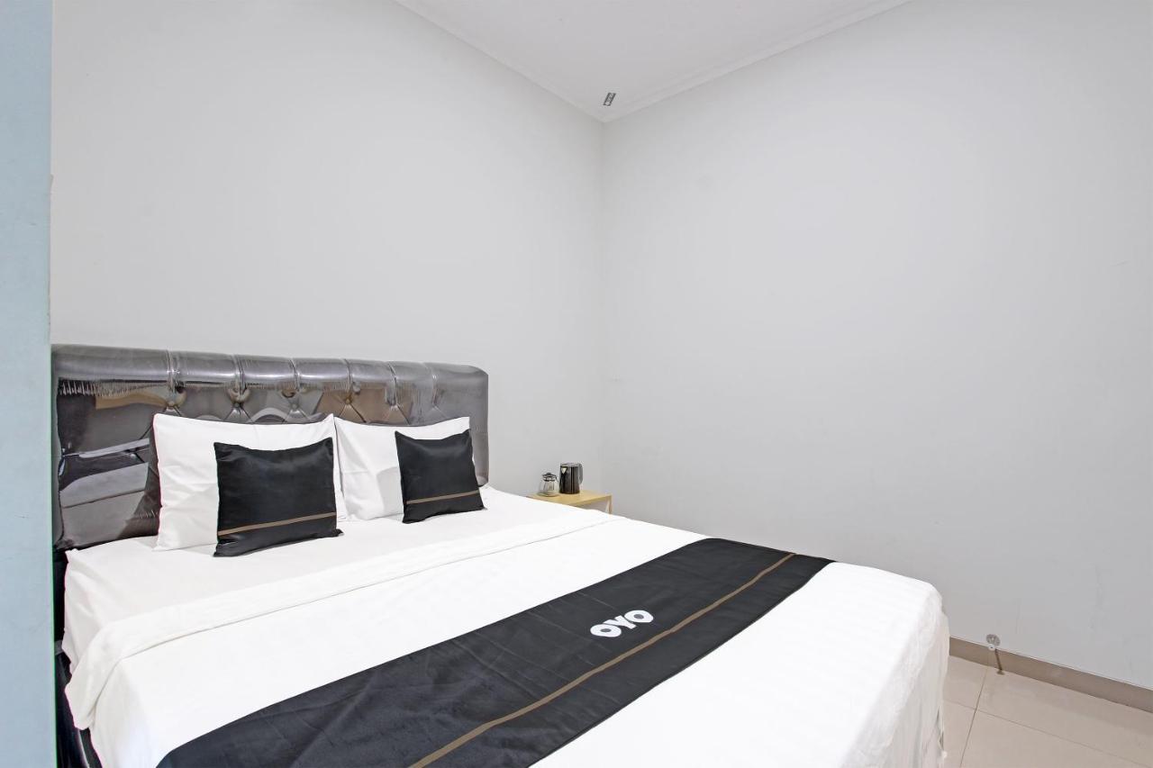 Capital O 91377 Mk Prime Syariah Hotel Семаранг Екстериор снимка